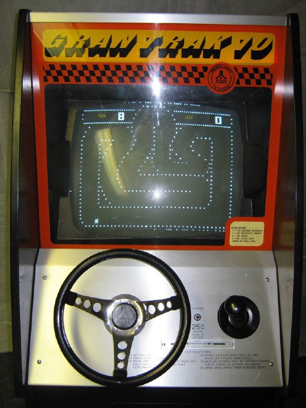 Gran Trak 10Gran Trak 10 是一款街机驾驶视频游戏，由 Atari 通过其子公司 Cyan Engineering 开发，由 Atari 于 1974 年 5 月发布