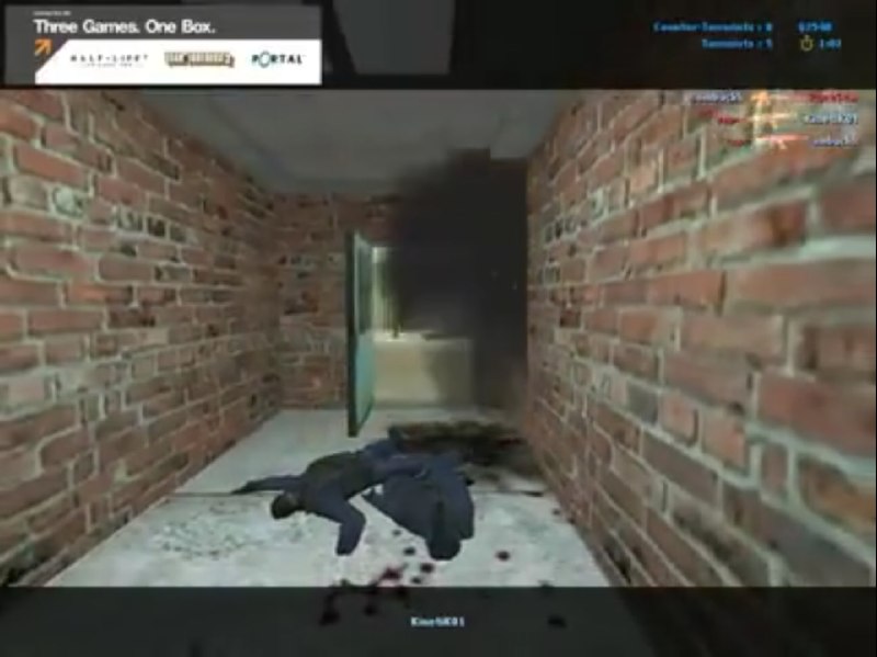 CS 1.6 与广告在 CS:GO 之前，CS 从来没有公开的官方服务器，全靠玩家自己开设服务器，以供没有服务器的玩家游玩